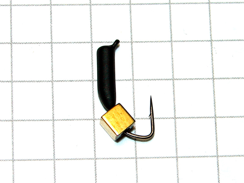 картинка D2,4 (0,50 гр) Мормышка УЛОВКА «гвоздекубик» 4 мм (золотой) от магазина "Без насадки"